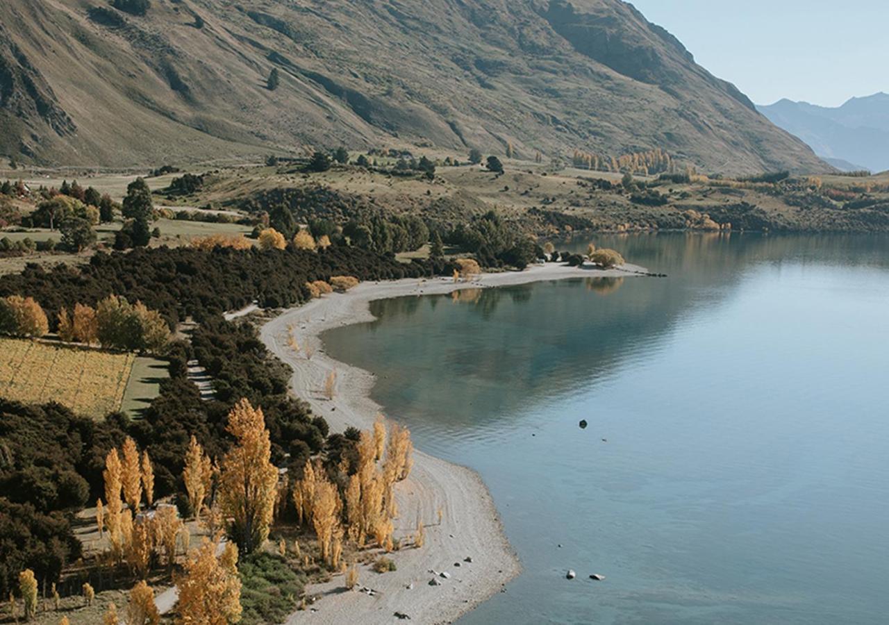 Edgewater Hotel Wanaka Esterno foto