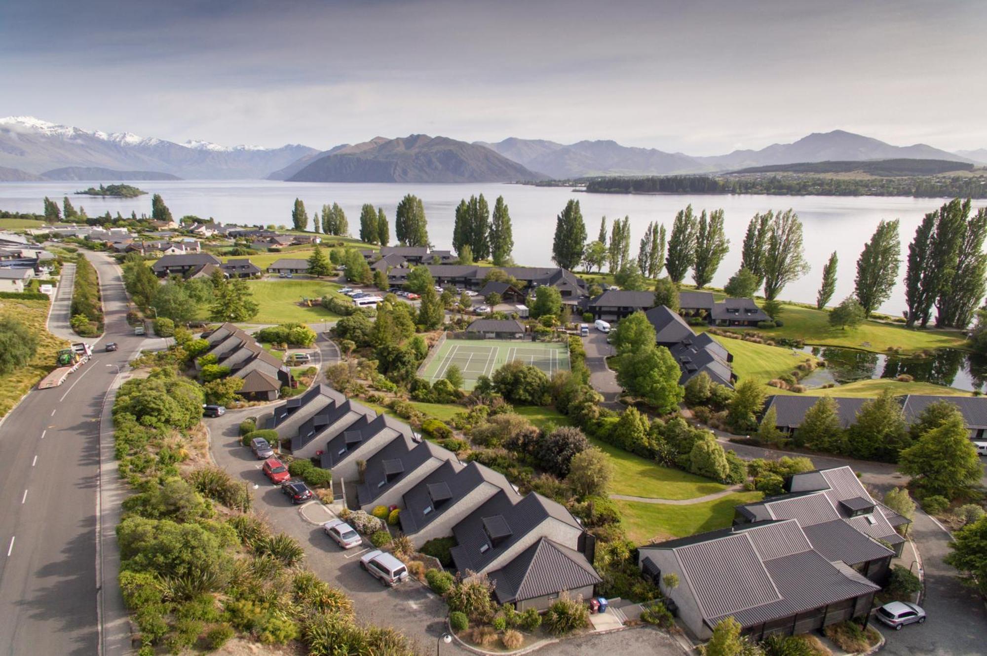 Edgewater Hotel Wanaka Esterno foto